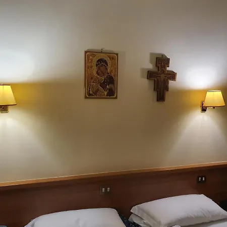 Suore Concezioniste Missionarie - Carmen Sallés Bed and breakfast Roma